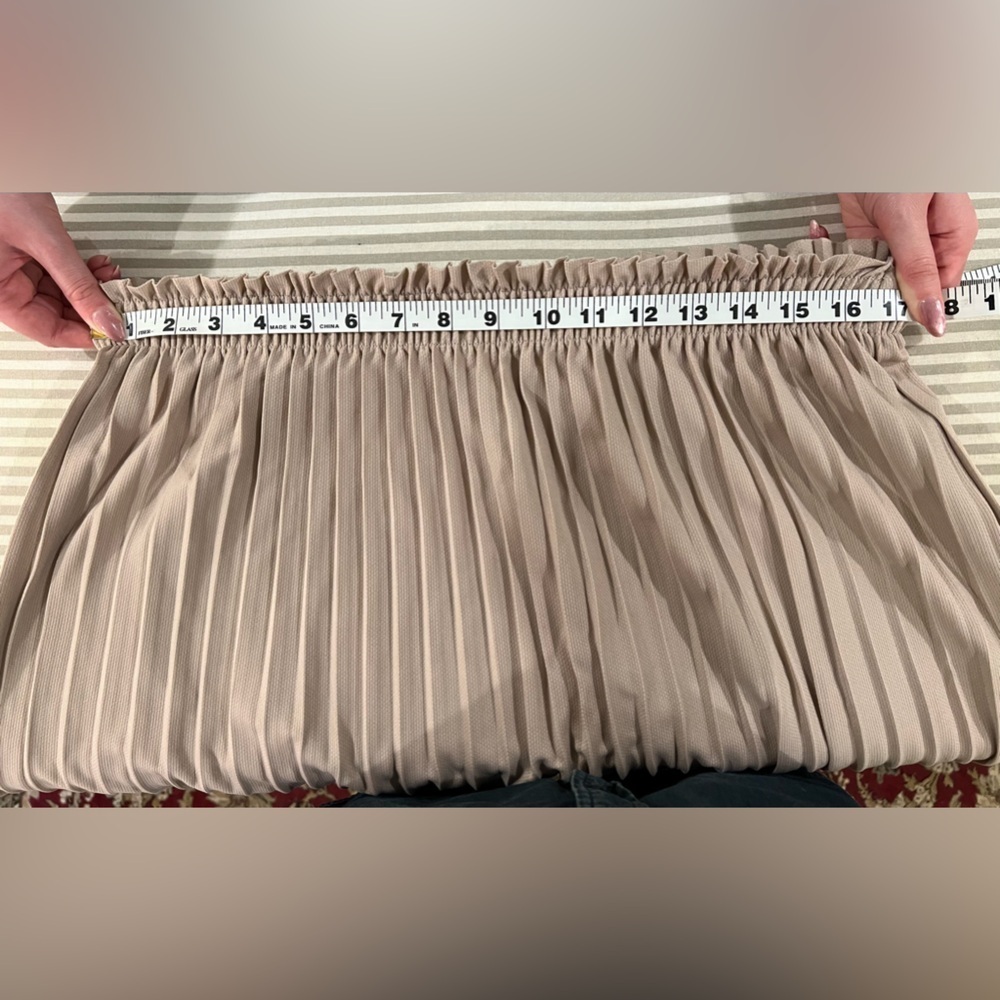 Bundle of 2 Unlined Scuba Pleated Skirts - Beige & Black, One Size Fits All - Picture 7 of 17